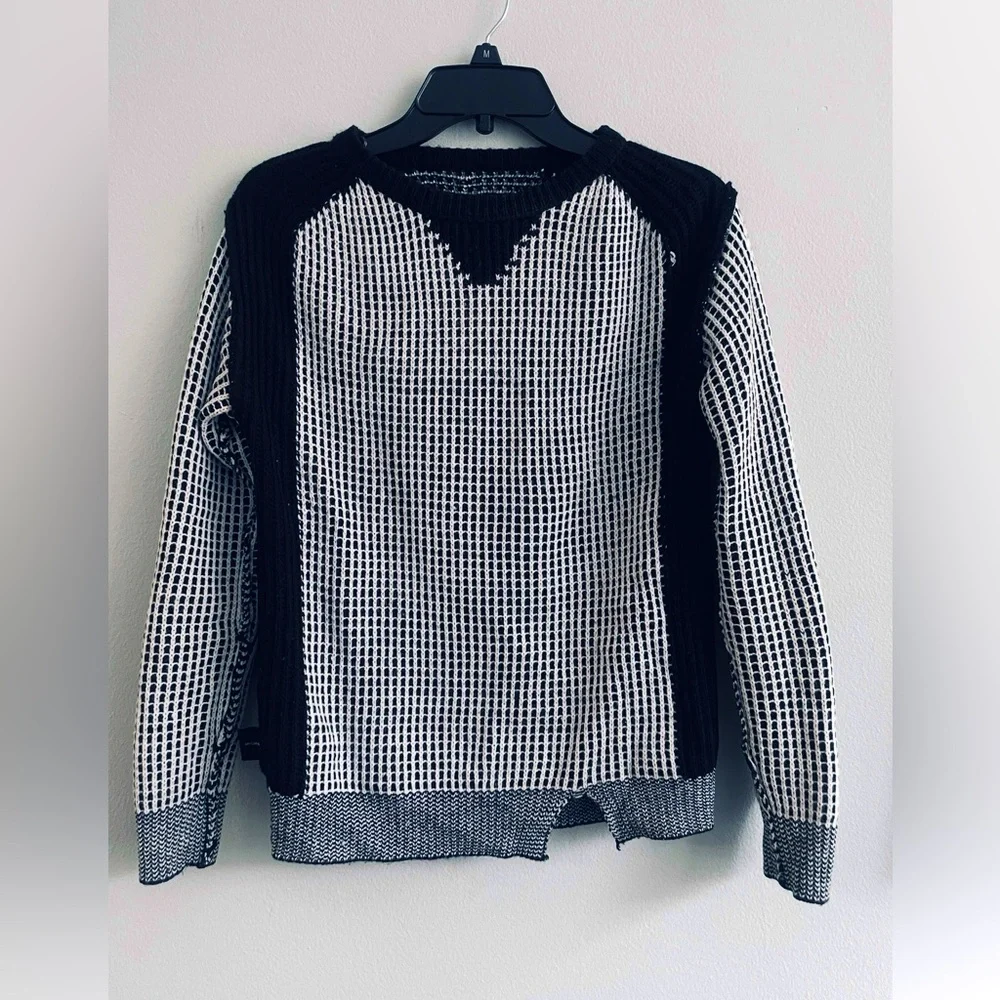 Walter Baker Black and White Women’s Sweater with Slit Size XS Edgy Trendy Cool